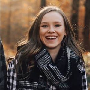 Meet your Posher, Emily